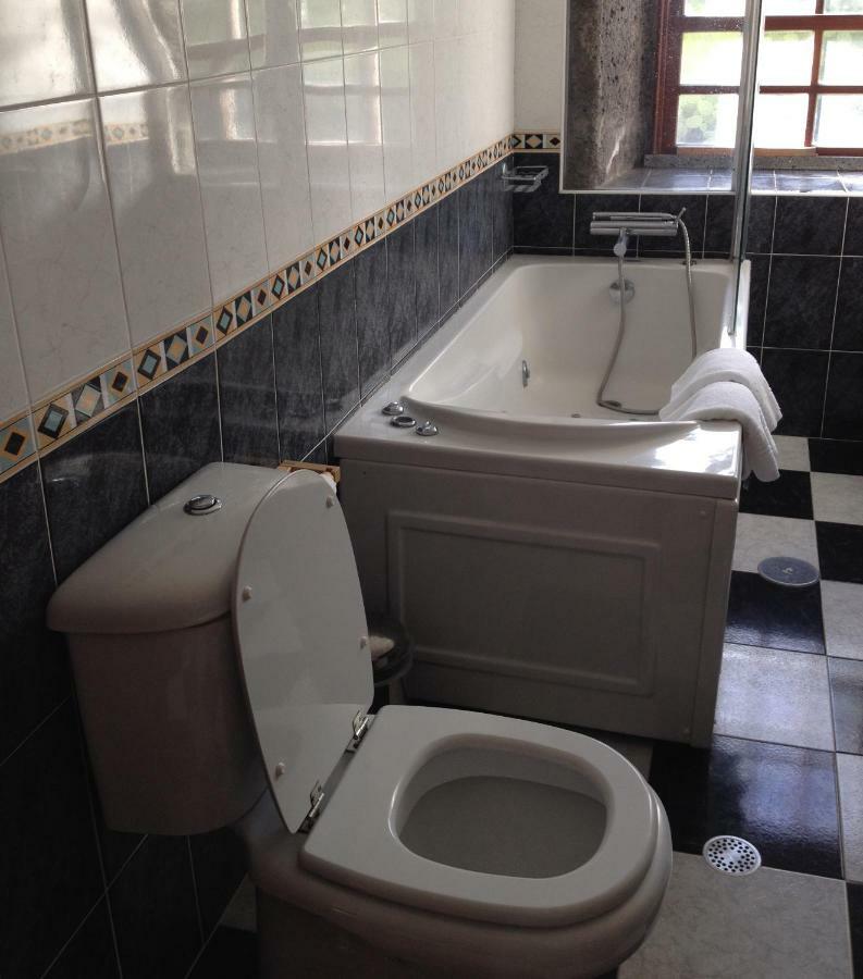 Residencial A Quinta Bed & Breakfast Faja de Santo Amaro ภายนอก รูปภาพ